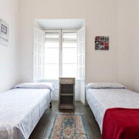 Apartamentos Rg Arenal Seville Room photo